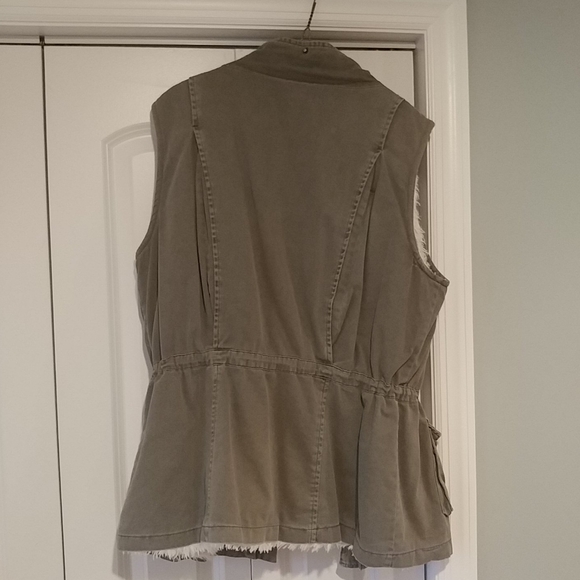 StitchFix TINSELOdensay Cargo Vest - Picture 9 of 10